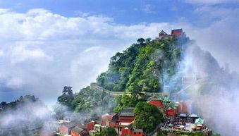 邢之诺的《沁园春 登武当山》：一场次韵的诗意之旅