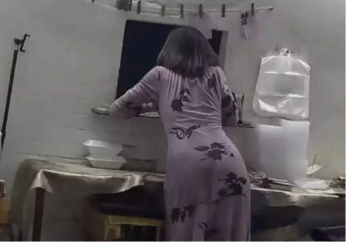 饭店老板娘嫌弃男顾客遭抵制：人性与服务的边界