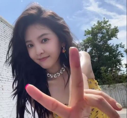 章若楠回应粉丝名争议：从“楠朋友”到“小印章”，背后的故事