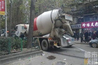 痛心！6岁女孩过马路时被罐车碾压，谁该为悲剧负责？