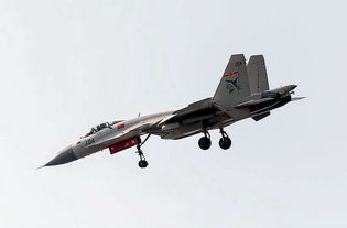 歼15对峙美军F18画面曝光：一场海上空中的较量