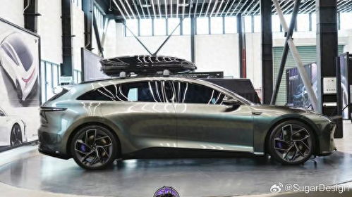 极越07旅行版曝光：高颜值背后的故事