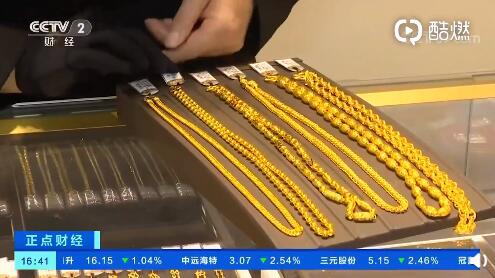 黄金价格暴涨！金饰克价已涨到1082元，我该如何应对？