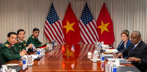 美防长泄密事件：亲友圈中的机密空袭计划