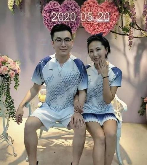 棒棒堂与黑涩会美眉的禁恋往事：青春回忆中的秘密