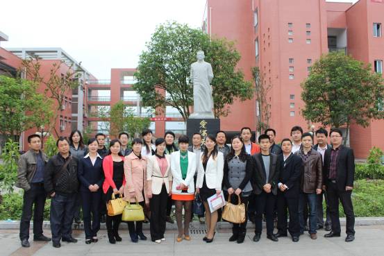 凉山县城中学校长的教育探索：艺体特长是否为孩子的好出路？