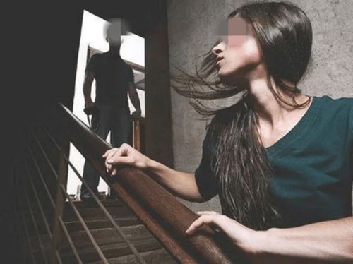 女孩拒绝复合被前男友泼汽油烧残案二审开庭，真相令人愤怒！