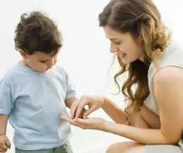 把孩子交给AI的妈妈，决心把孩子夺回来