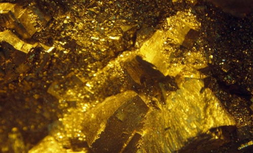 黄金矿产开采场景