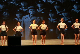 严浩翔在某次大型演出中的精彩瞬间