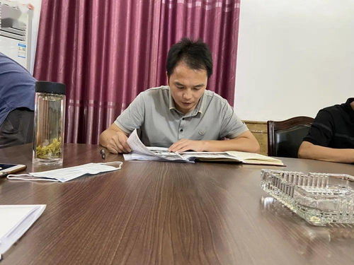 卷不动的年轻人，开始找个村子躺平了