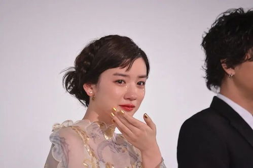 永野芽郁在某部影视作品中的剧照