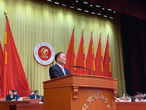 撒贝宁疑拿走李书福的智能眼镜：科技与误会背后的故事