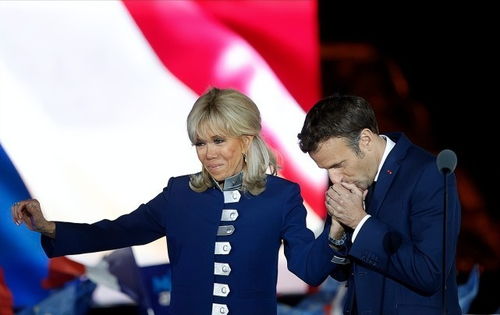 布帕太姆与同事合影