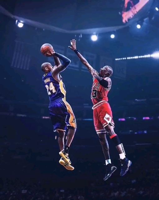 球员们正在进行激烈的对抗