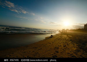 夕阳下的海滩