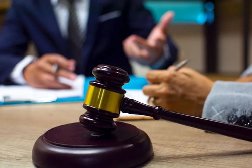 山西虐童案：生母继父的冷漠与正义的呼唤