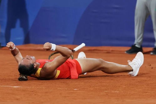 郑钦文红土首秀落败！不敌波塔波娃无缘马德里站32强