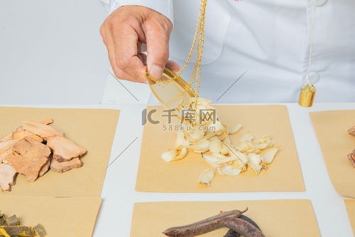 男子喝中药治肺结节三个月后反变大增多，自贡卫健委回应