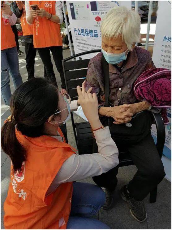 李阿姨日常锻炼场景