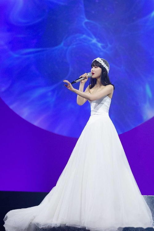 李嘉琦浪姐之旅：从网红到舞台焦点的蜕变