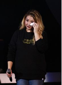 郑欣宜清空社交账号背后：压力与成长的双重交织