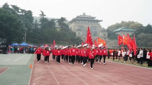 越南女孩见解放军仪仗队狂喊好帅：那一刻的震撼与感动