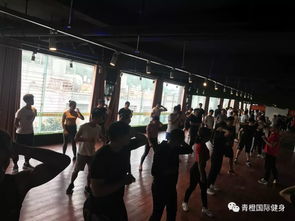 深夜学习的场景