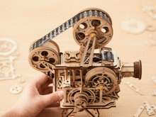 姜文提醒年轻人：多用脑子少用手机，真实的生活哲学