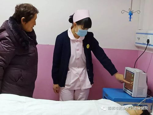 夜班中的护士仍在坚持工作