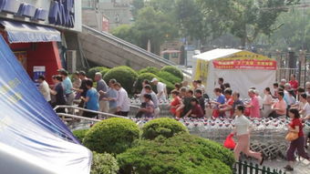 香港排队等候时吸烟将罚3000港元，控烟新规引发热议