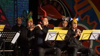 我和团队讨论音乐改编的场景