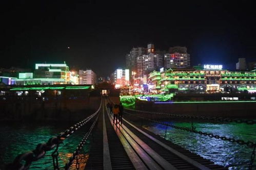 泸定桥夜景