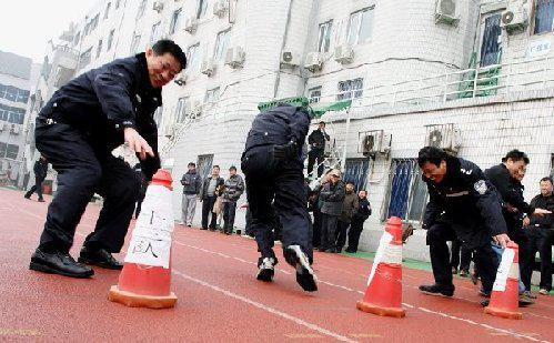 公务员一线锻炼场景