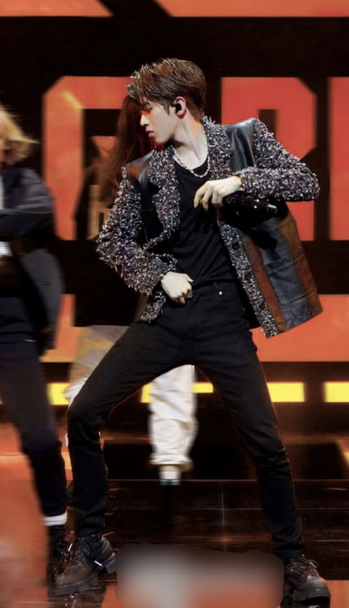 蔡徐坤在舞台上的精彩瞬间