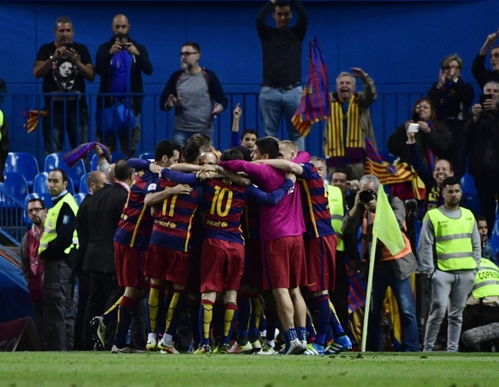 巴萨3比2皇马夺得国王杯冠军：一场足球盛宴的巅峰对决