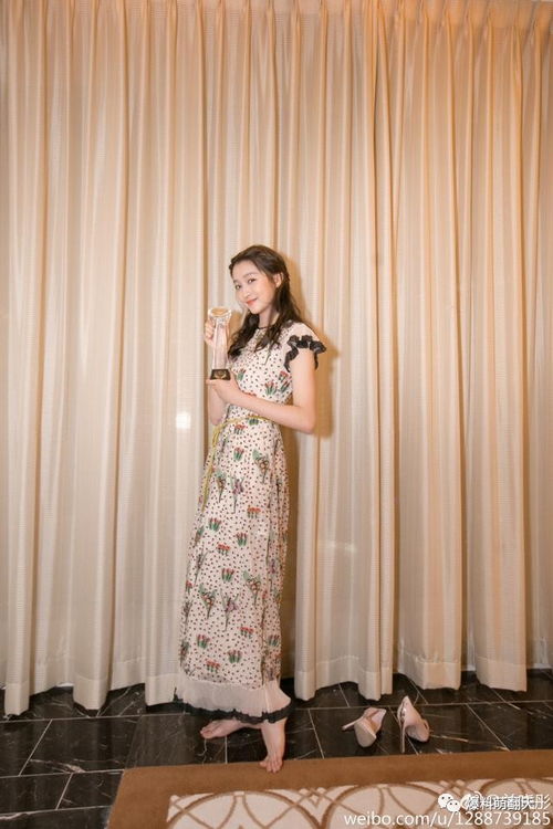 关晓彤获奖照片