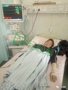 震惊！2岁女童被锁家中喝马桶水，背后真相令人深思