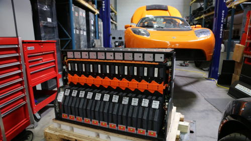 大圆柱电池装车实拍