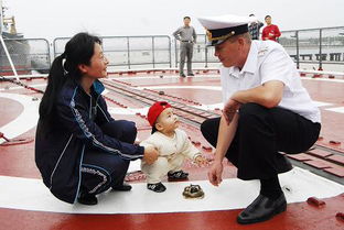 一对正在交流的母子