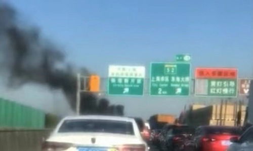 申嘉湖高速拥堵场景