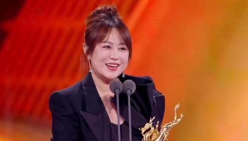 马丽发表获奖感言时的感人画面