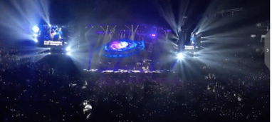 方文山在舞台上的照片