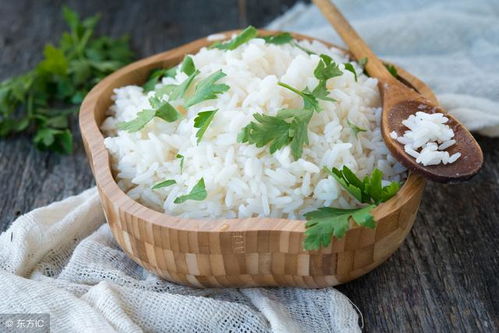 学生举报学校食堂饭菜有蛆被骂：家长愤怒，监管何在？