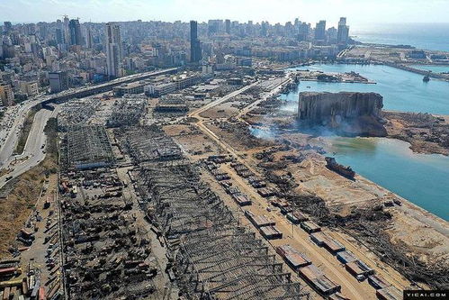 爆炸后的港口景象