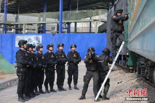 现代女警察训练场景