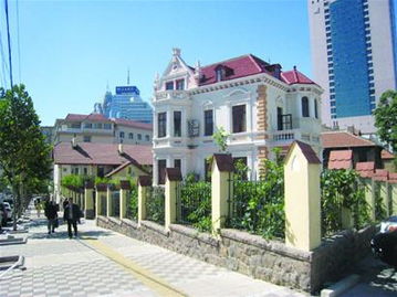 杨洋也来逛青岛喝青岛：一场与城市灵魂的邂逅