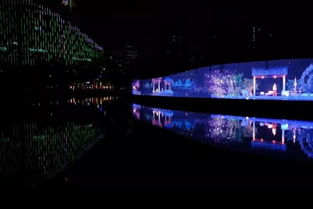 泳池边的邂逅：庄野润三镜头下的夏日故事