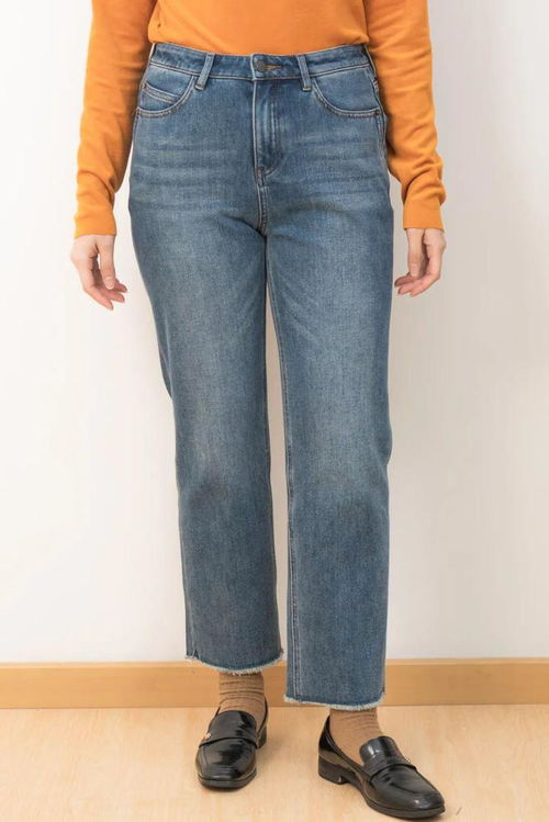 女子50块买裤子被丈夫指责后提离婚：家庭矛盾背后的真相