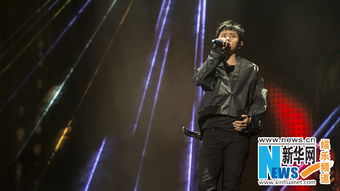 张杰演唱会现场星光熠熠：王宝强、闫妮、王铮亮齐现身